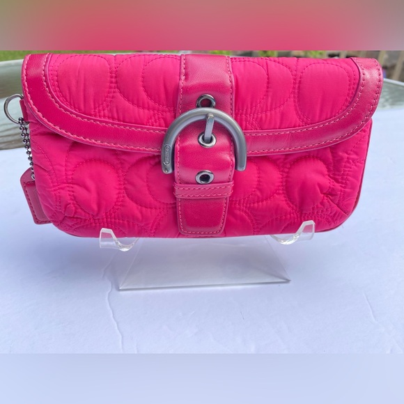 Coach Soho pink quilted signature clutch - Picture 11 of 11